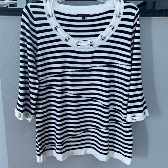 Fontana Sweaters - Fontana XL sweater EUC